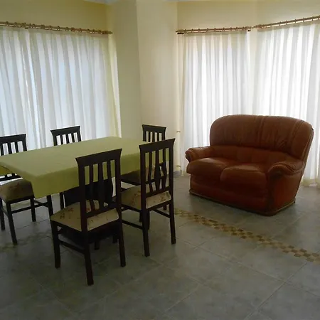 Vila Cennet *